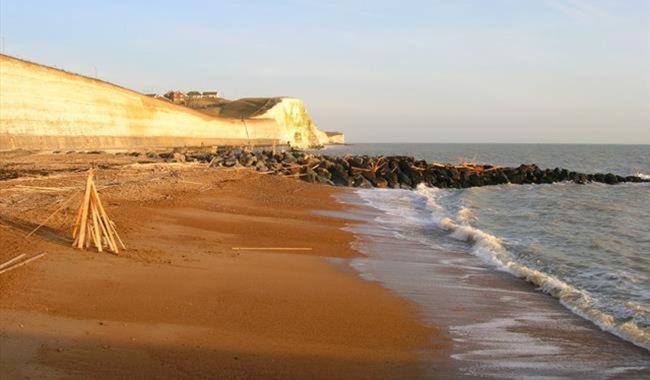 Beach, Hills, Food, Scenic Walks-The Kelp House. Peacehaven Bagian luar foto