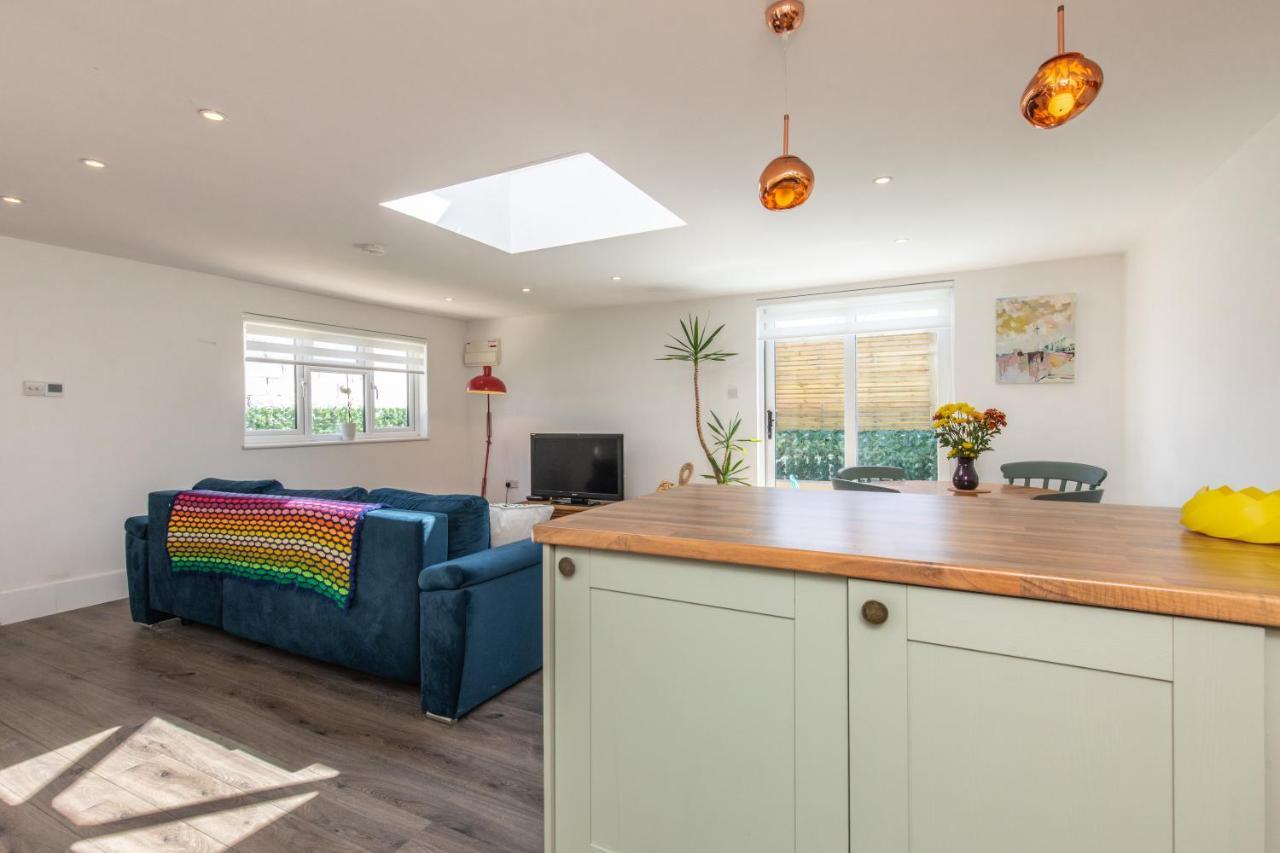 Beach, Hills, Food, Scenic Walks-The Kelp House. Peacehaven Bagian luar foto