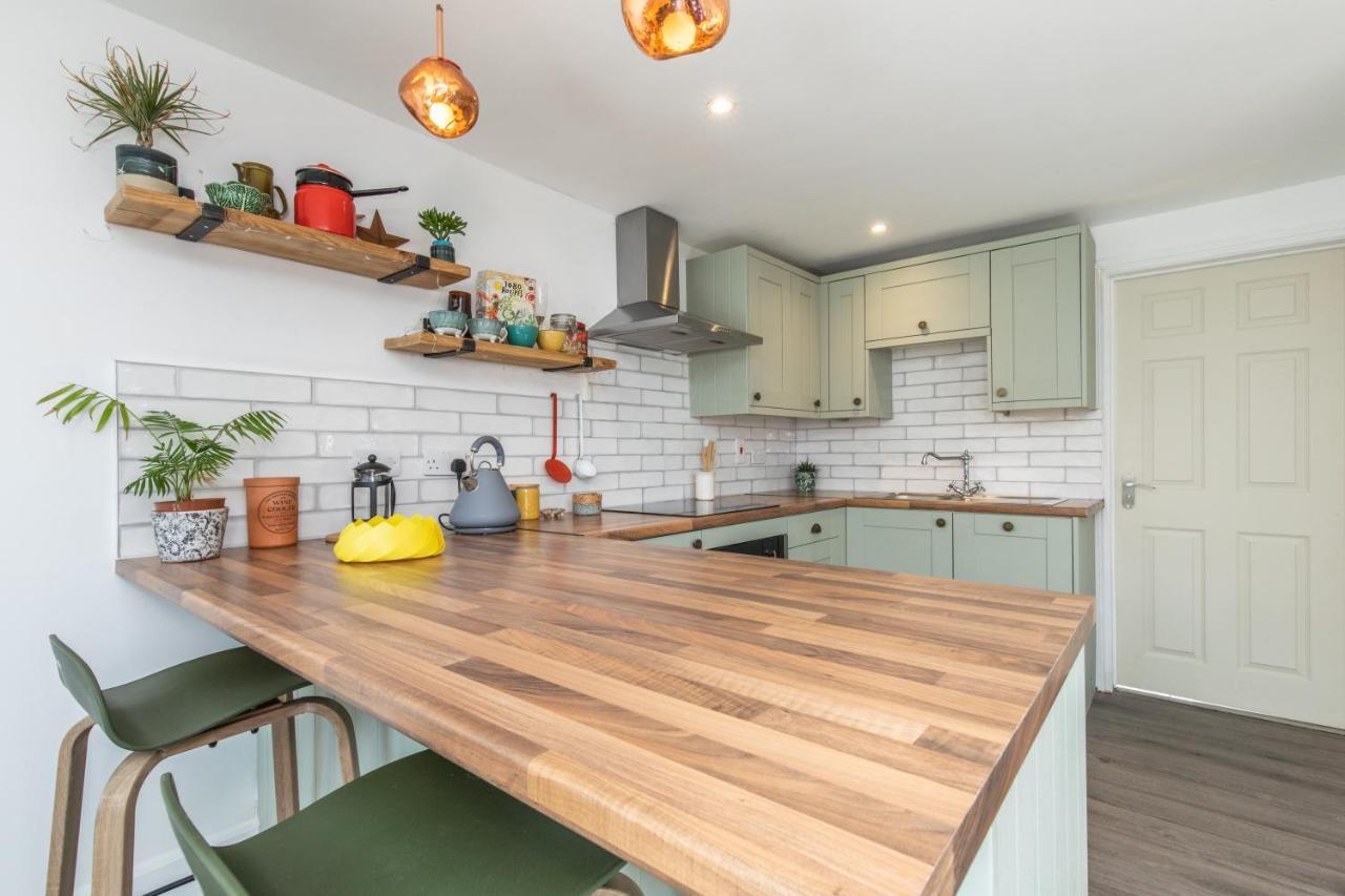 Beach, Hills, Food, Scenic Walks-The Kelp House. Peacehaven Bagian luar foto