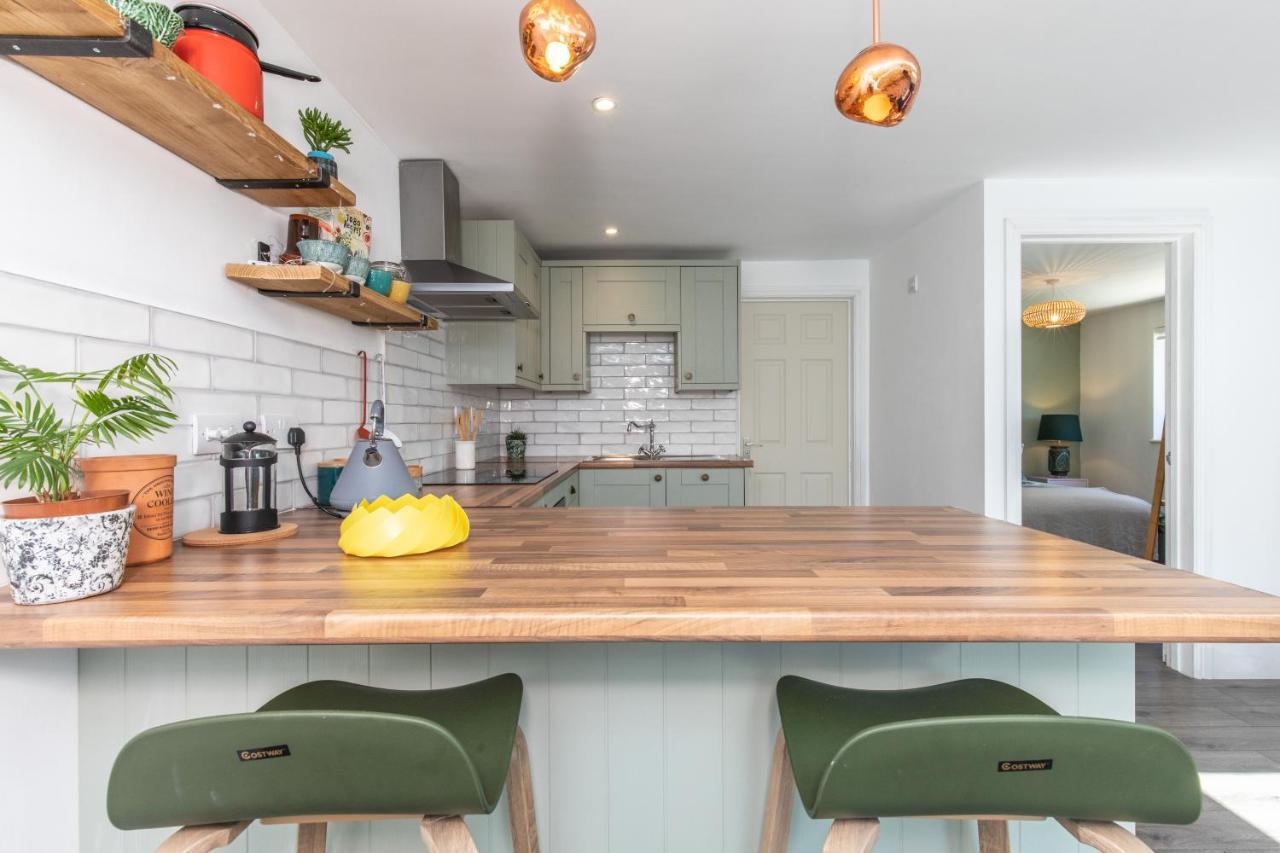 Beach, Hills, Food, Scenic Walks-The Kelp House. Peacehaven Bagian luar foto